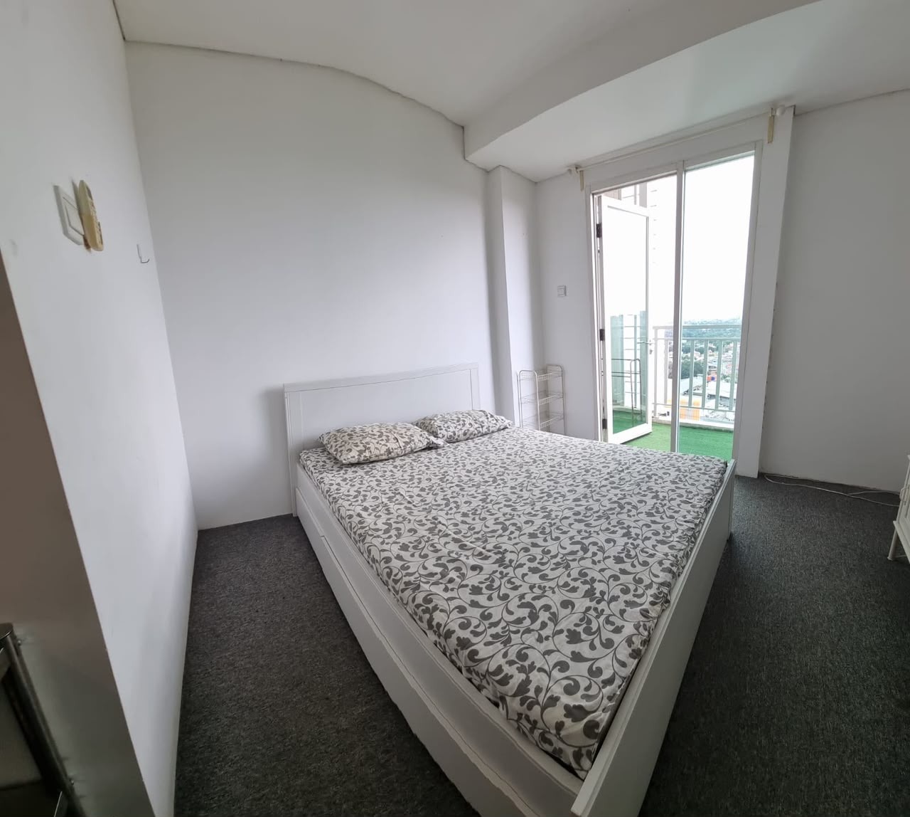 JUAL Apartemen Woodland Park Residence Area Kalibata Tower Matoa Tipe Studio - Luas 28 m2 - Furnished