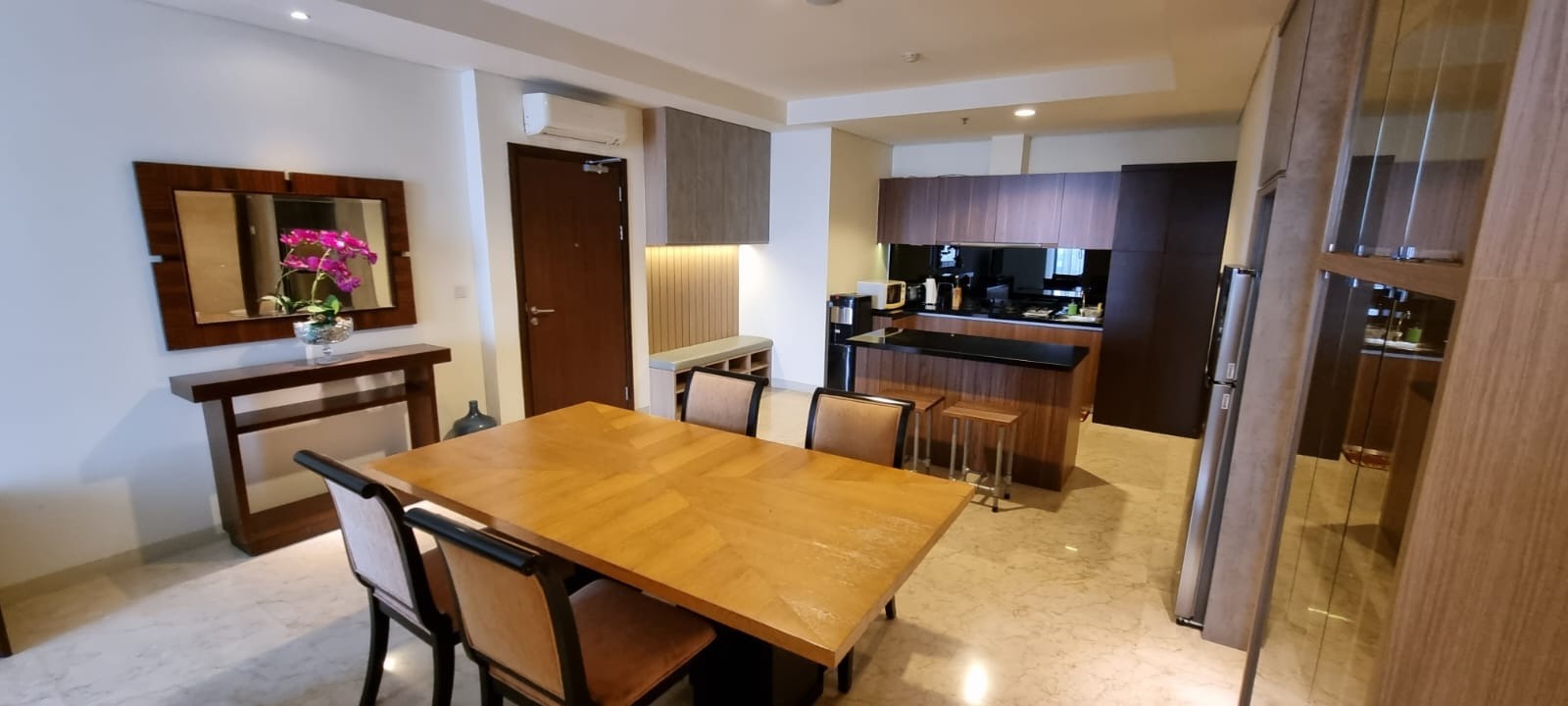 JUAL Apartement Lavenue di Pancoran Jakarta Selatan Tipe 2 kamar - Luas 88 m2 - Furnished